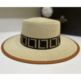 Designer Straw Hat Luxury Brand Letter Cap Outdoor Relaxation Strawhat Summer Versatile Sun Hat Wide Brim Flat Caps For Women