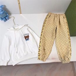 Baby Kids Designer Clothes Luxury Letter Sweatshirt Suit Boys Fashion Hoodie Set Childrens Long Sleeve Fleece Sweatshirt Sports Set