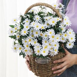 Decorative Flowers 9 Heads White Silk Daisy Artificial 35cm Long Branch Bouquet For Home Garden Wedding Christmas Decoration Fake