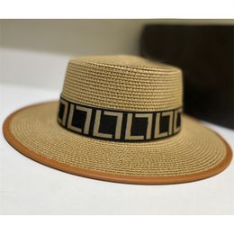 Double Letters Designer Straw Hat Luxury Brand Letter Cap Outdoor Relaxation Strawhat Summer Versatile Sun Hat Wide Brim Flat Caps For Women