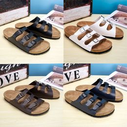 2023 Boston Scuffs mens womens Beach shoes Three-button sandal slippers leather Clogs Cork Flat Fashion Leather Slide outdoor Beach Sandals 35-46