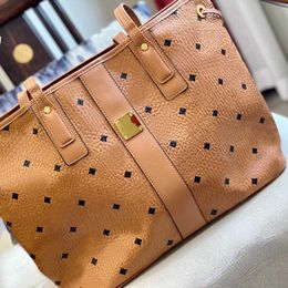 Hot Leather Designer Bag Totes Woman Luxurys Tote Bag M Letter Fashion Design Handbag Lady Shopping Bags Crossbody Shoulder Bags Clutch Wallet