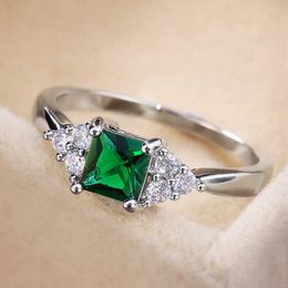 Band Rings Huitan Simple Minimalist Style Finger Rings Modest Design With Cute Green Cubic Zircon Stone Proposal Engagement Rings For Girl G230213