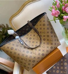 Top Women Genuine Leather Leopard Handbags Tote Shopping Shoulder Bags Ladies Wallet M45856