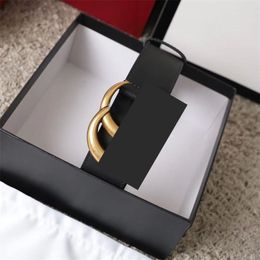 Gürtel für Männer Designer Luxus Ledergürtel Gold plattiert glatte Bucke Doppelbuchstaben Jeans Accessoires Mädchen Cintura Long Bbrown Casual Womens Designergürtel