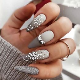 False Nails 24pcs Christmas Glitter Snowflake Design Fake Winter Wearable Acrylic Full Cover Press on Nail Tips 230214