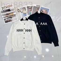Women's Sweaters Designer Knitted Cardigan Girl Knit Jumper Heavy Craft Tide Fashion All-Match Female Sweater Jacket For Autumn V Collar Black White 2NSX