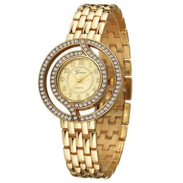 Wristwatches Fashion Diamond Quartz Hand Watch 18K Gold Bracelet Set Men Gifts