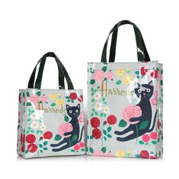 Omuz çantaları Londra Tarzı PVC Yeniden Kullanılabilir Alışveriş Cüzdanları Büyük Çevre Dostu Çiçek Kadın Tote Alışveriş Çantası Yaz Su Geçirmez Plaj Çanta 230210