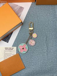 New European and American trend men's and women's flower key chain luxury key chain without box