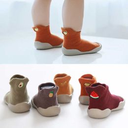 10 пар оптовые малышки нельзящие носки для напольных носков туфли Walker Boy Girl мягкая резиновая подошва для детских пинеток