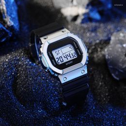 Wristwatches Couples Digital Small Square Watch Luminous Dial Casual Fashion Clock Outdoor Rubber Strap Fashionable For Men