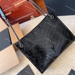 Fashion Designer Bags Oil Wax Skin Messenger Shopping Bag Cross Body Lady Metallic Letter Shoulder Bag Handbags Womens Crossbody Evening Totes Purse Casual Wallets