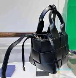 Shoulder Bags Shoulder Bag New Bucket Bags Tote Handbags Women Designer-1414 Fashion Weaving Bag Leather Designer Handbag Crossbody Basket Purses 0507