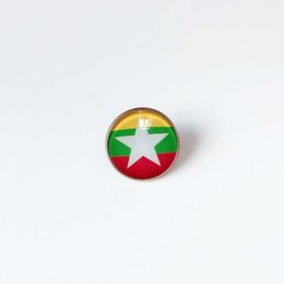 Partys Myanmar National Flag Brooch World Cup Football Brooch High Class Banquet Party Gift Decoration Crystal Commemorative Metal Badge