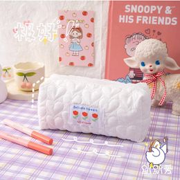 Cosmetic Bags Ins Flower Bag For Women Big Capacity Cute Organiser Beauty Korean Fashion Girls Simple Portable Makeup Case WY335