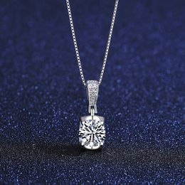 Europe Luxury Four Claw Moissanite S925 Silver Pendant Necklace Jewellery Women Sparkling Diamond Box Chain Necklace Women Wedding Party Valentine's Day Gift SPC