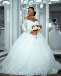 Luxury Ball Gown Wedding Dresses Long Sleeves V Neck Sequins Appliques Beaded 3D Lace Hollow Diamonds Ruffles Bridal Gowns Plus Size Custom Made Vestido de novia