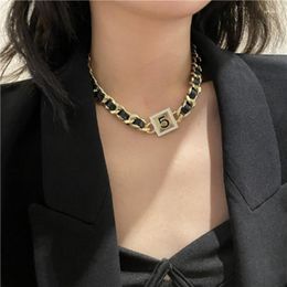 Choker Luxury Niche Number 5 Collar Necklace Women's Leather Gold Colour Metal Collarbone Chain Aesthetic Korean Fashion Jewellery