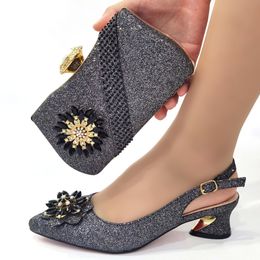 Kleidschuhe doershow Mode und Taschenset Afrikanischer schwarzer italienischer Schuh verziert mit Strasssteinen von hoher Qualität SDF11 230216