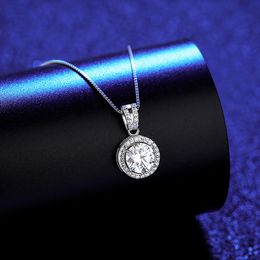 Luxury Moissanite Diamond V-Letter Round S925 Silver Pendant Necklace Jewellery European Women Box Chain Classic Necklace for Women Wedding Valentine's Day Gift SPC