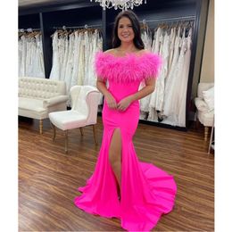 Pink Feathers Prom Dresses Off Shoulder Evening Dress Custom Made Side Split Lace Women Formal Celebrity Party Gown 328 328