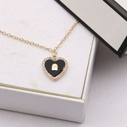 Luxury Brand Designer Letter Pendant Necklaces 18K Gold Plated Silver Crystal Pearl Rhinestone Sweater Necklace Chain Wedding Party Jewerlry Accessories 19Style