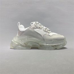 17FW Pairs Clear Sole Triple S Casual Shoes Sneakers Men Women Fashion Crystal Bottom Designer Trainers Old Dad Shoe White Black Green Pink Yellow Rainbow TK07