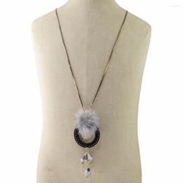 Colares de pingentes de pingente círculo dourado círculo de pele de pompo de pompo para mulheres garotas suéter de inverno Chain Cheker Jewelry Acessórios Presente
