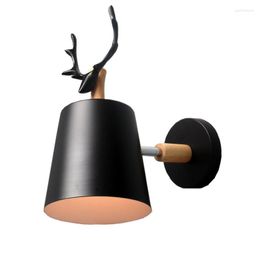 Wall Lamps Creative Shofar Style Solid Wood Cartoon Light Retro Iron Industrial Wind E27 Lamp For Bedside Arm Aisle Restaurant