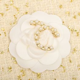 2023 Luxury quality charm brooch with nature shell beads in 18k gold plated have box stamp large size PS3340