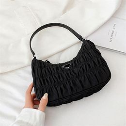 Womens Handbags Interior Hand Zipper Colours Small Size Hobos Designers 5 Purses Pocket Shape Bag Luxurys Pleated Versatil Mhen13105