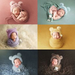 Blankets Swaddling 3pcsset born Infant Pography Wraps Knitted Baby Boys Girls Po Props Faux Fur Hat Strong Stretch Blanket Bear Doll 230220