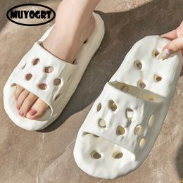 Slippers Hollow Out Slippers Women Bathroom Slipper 2023 Summer NonSlip Soft Sole Home Shoes Couple Thick Platform Pillow Slides Sandals Z0220