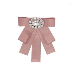 Brooches 2023 Tie Bows Brooch Rhinestone Cloth Art Pins And Ladies Broaches Collar Decoration Groom Blouse Jewellery Badge