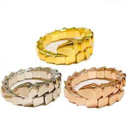 Fashion Classic Designer -Ring für Männer und Frauen mit dem gleichen Ring -Luxusring ist nicht einfach zu verformen Lady Agkistrodon Polished Knochen voller Diamantmuster -Paar Geschenke