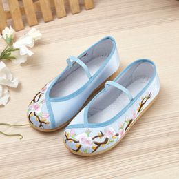 First Walkers Kids Cloth Shoes for Girls Fashion Floral Cloths Flats Children التقليدية الأداء الصينية عرض الأحذية تطريز الأزهار 230220