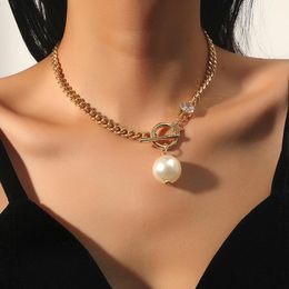 Pendant Necklaces Fashion Pearl Necklace Women Twisted Clavicle Chain Retro Niche Short Choker Party Jewelry AccessoriesPendant