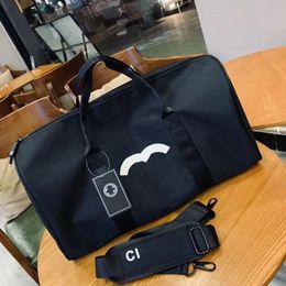luxury fashion men women high-quality travel duffle bags brand designer luggage handbags large capacity sport bag770