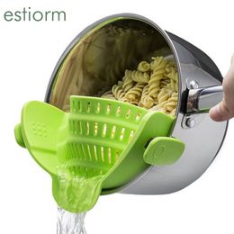 Colanders Strainers Snap pot strainerdrainer Soft Silicone Colander Clip on PotPanbowl Fruit Veggies Noodle Pasta strainer kitchen accessories 230221