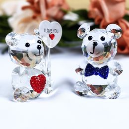 Decorative Objects Figurines 1 Piece Cute Bear Crystal Figurine With A Heart Shaped Ornament Glass Animal Miniature Love Romantic Gifts Home Decoration 230221