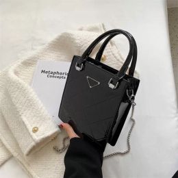 Brand All-match Western-style mirror small bag women's new trendy messenger bag patent leather glossy diamond single shoulder238d