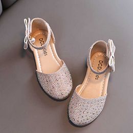 Sandals Girl Flat Sandals Princess Leather Shoes Summer Fashion Rhinestone Children Girl Shoes For Party Wedding Performance CSH1362 R230220