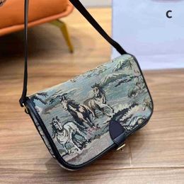 Hot Fashion Designer Bag Leather Shoulder Bags Cross Body Messenger Bags Lady Embossing Purse Handbag Womens Crossbody Evening Totes Bag Purse 220719