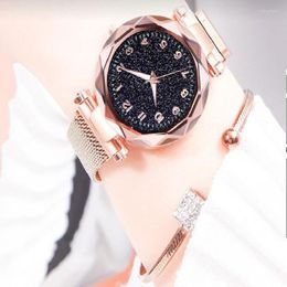 Wristwatches 2023 Latest Design Quartz Ladies Watch Fashion Magnetic Strap Men And Women Suitable For Magnets With Luminous Watc