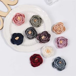 Decorative Flowers Wreaths 5PCS Artificial Burnt Edge Rose Flowers Head Three-dimensional Flower Bud Hairpin Brooch Accessories Fabric Rose Flower Decor T230217
