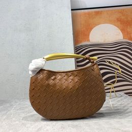 Designer Women Tote Weave Small Bag Intrecciato Leather Gold Copper Manico in metallo Scomparto singolo Chiusura magnetica Borsa a mano Pochette Borse