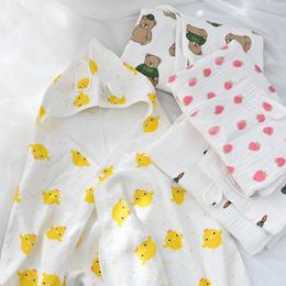 Blankets & Swaddling Elinfant 70 140cm Cotton Muslin Baby Towel 1 Pcs Cartoon Bath Hooded TowelBlankets