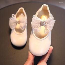 Flat Shoes Girls Leather 2023 Autumn Fashion Bottomed Round Head Children's Performance Lace Bow Princess