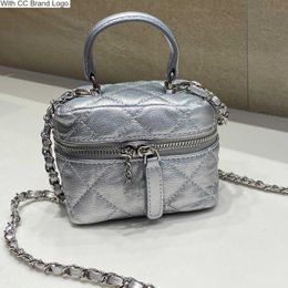 CC Totes Mini Caviar Cosmetic Case Bags With Top Handle Quilted Genuine Leather Silver Hardware Crossbody Vanity French Luxury Designer Handbags Wallets Coins P